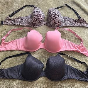 Bundle of 3 Victoria’s Secret full coverage lightly lined T-shirt bras in 40DD E